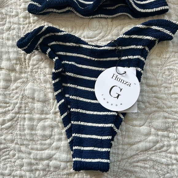NWT Bundle 🛥️ Hunza G Striped Gigi Bikini and Scrunchie Matching set! - Picture 4 of 10